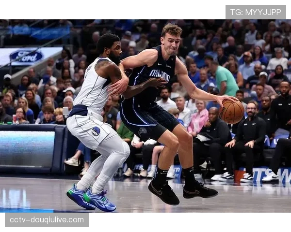 战报：独行侠半场领先太阳15分，东契奇与欧文连线战术多次奏效